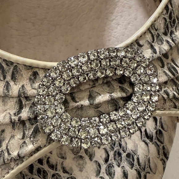 Aldo Cream Heels with Elegant Design - Picture 4 of 12